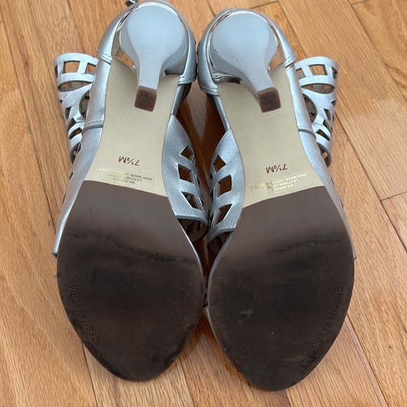 BCBG MAXAZRIA MAVEN LASER-CUT SANDAL SILVER IN SIZE 7.5 - Picture 12 of 13